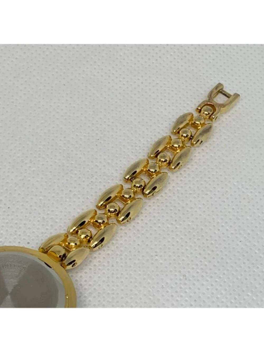 vintage Morita gold tone 18k electro plated women watch 26mm size 6.5” running